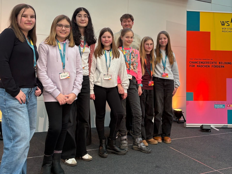 Wir stärken Mädchen 2026 – Ein Projekt der Deutschen Kinder- und Jugendstiftung